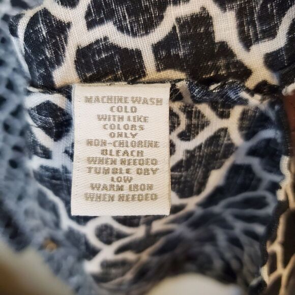 100% Linen Black & White Button Down Shirt w Roll Sleeves - Picture 10 of 13